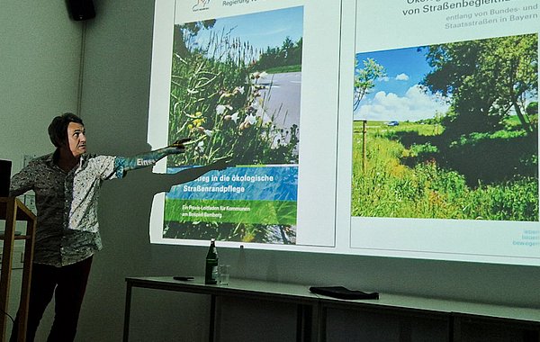 NATÜRLICH BAYERN Redner beim Vortrag