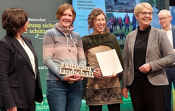 V.l.n.r.: Gisela Reetz, Staatssekretärin SME-KUL, Stefanie Haacke und Nicole Menzel, LPV Mittelfranken, Susanne Schulze Bockeloh, Vorstandsvorsitzende der Deutschen Stiftung Kulturlandschaft. ©Foto: M. Noichl