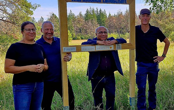 WIR machen Landschaft ©LPV Stadt Augsburg Gruppenbild in Holzrahmen