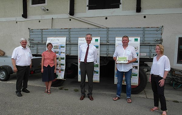 Gemeinsam kooperieren für mehr Artenvielfalt in der Landwirtschaft. Das Beratungsprojekt "Fokus-Naturtag" unterstützt erfolgreich Landwirte darin, auf ihrem Betrieb die Artenvielfalt zu fördern. ©Anna Bühler, Bioland