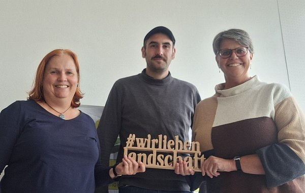 Besuch vom DVL ©LPV Neuburg-Schrobenhausen Geschäftsführerin LPV Petra Meilinger, Mitarbeiter LPV Johannes Wiederer und Landeskoordinatorin Beate Krettinger vom DVL (von links).